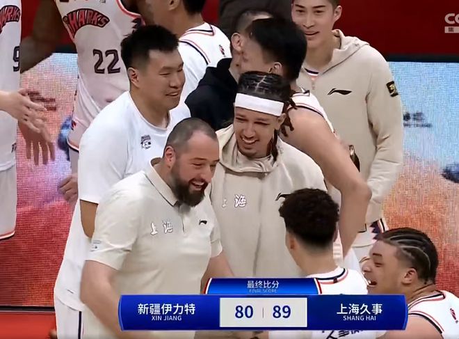 热爱足球的 热爱足球的